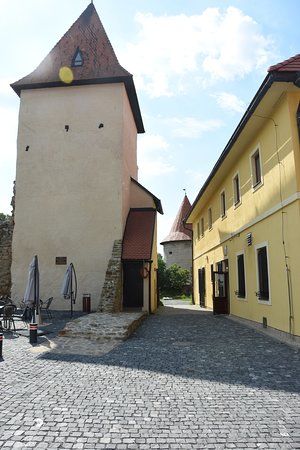 Powder bastion